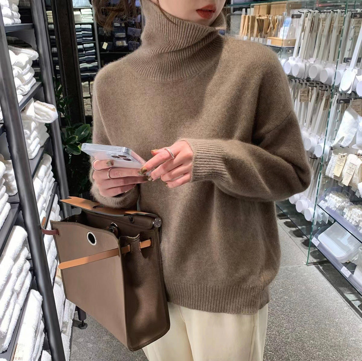 Annie | Turtleneck sweater