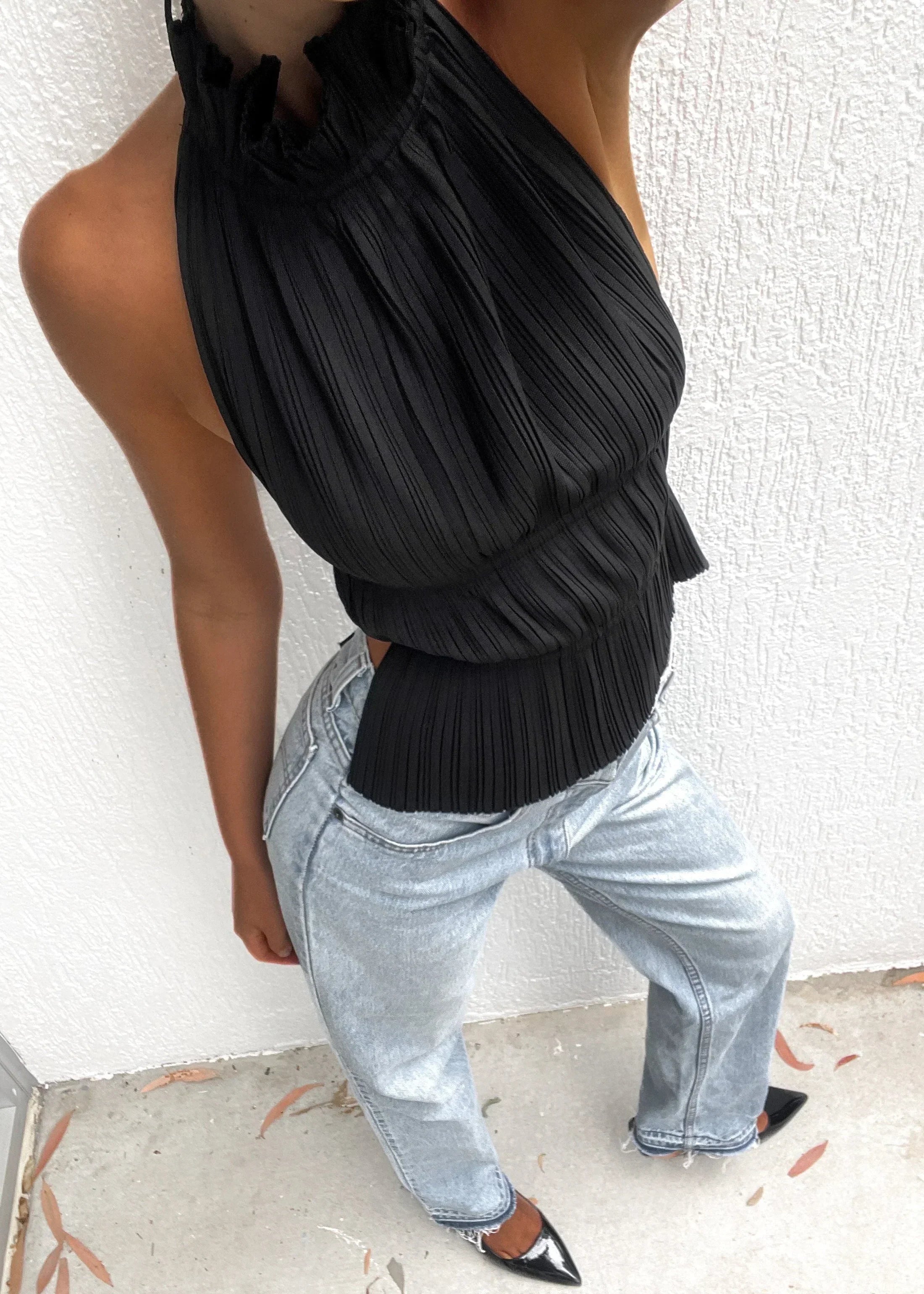 Laurel | Backless pleated top