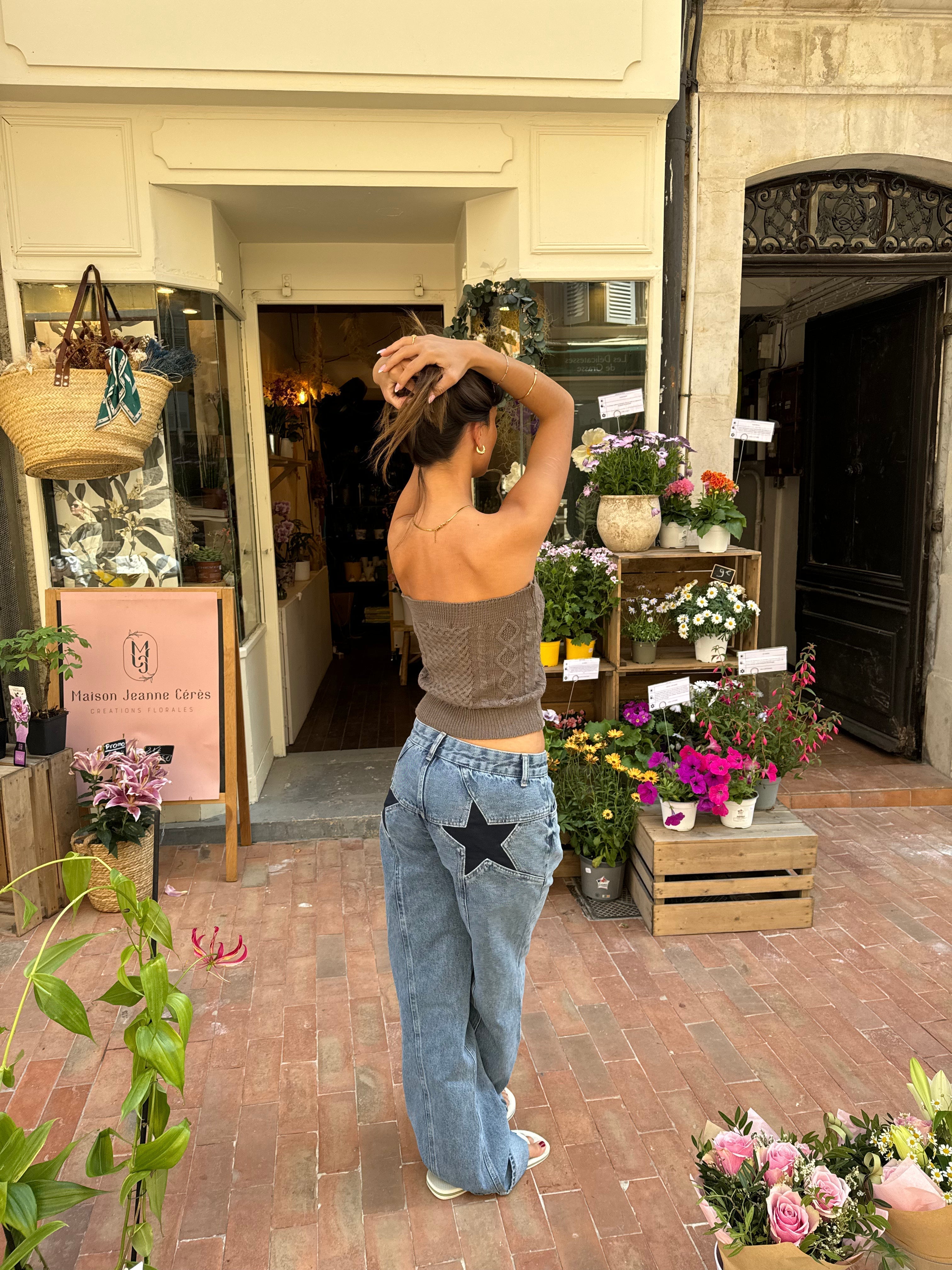 Sarah | Low-rise jeans with embroidered star 
