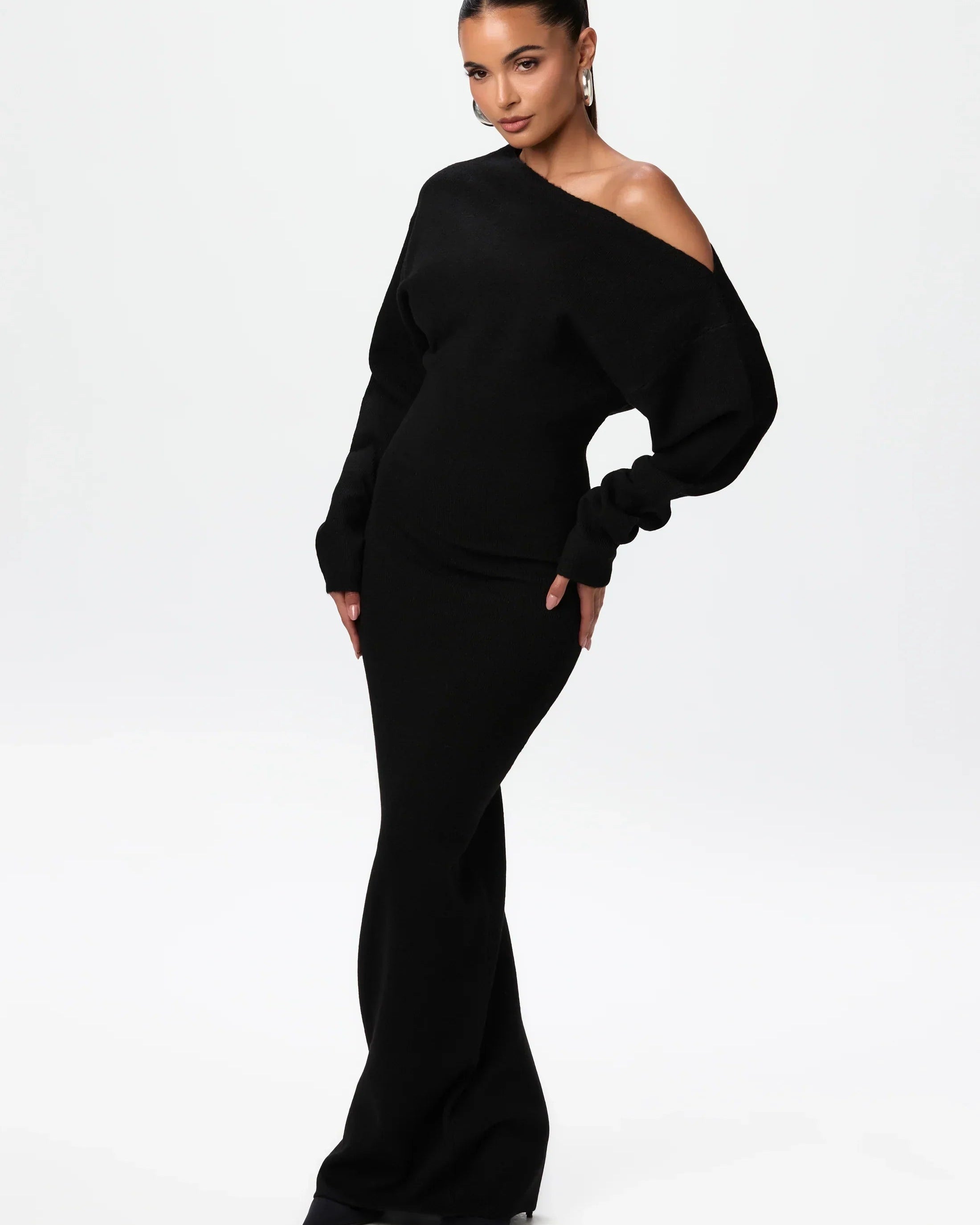 Miela | Off-shoulder stickad klänning